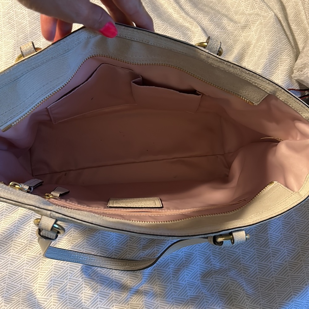 Coach purse - Picture 4 of 11